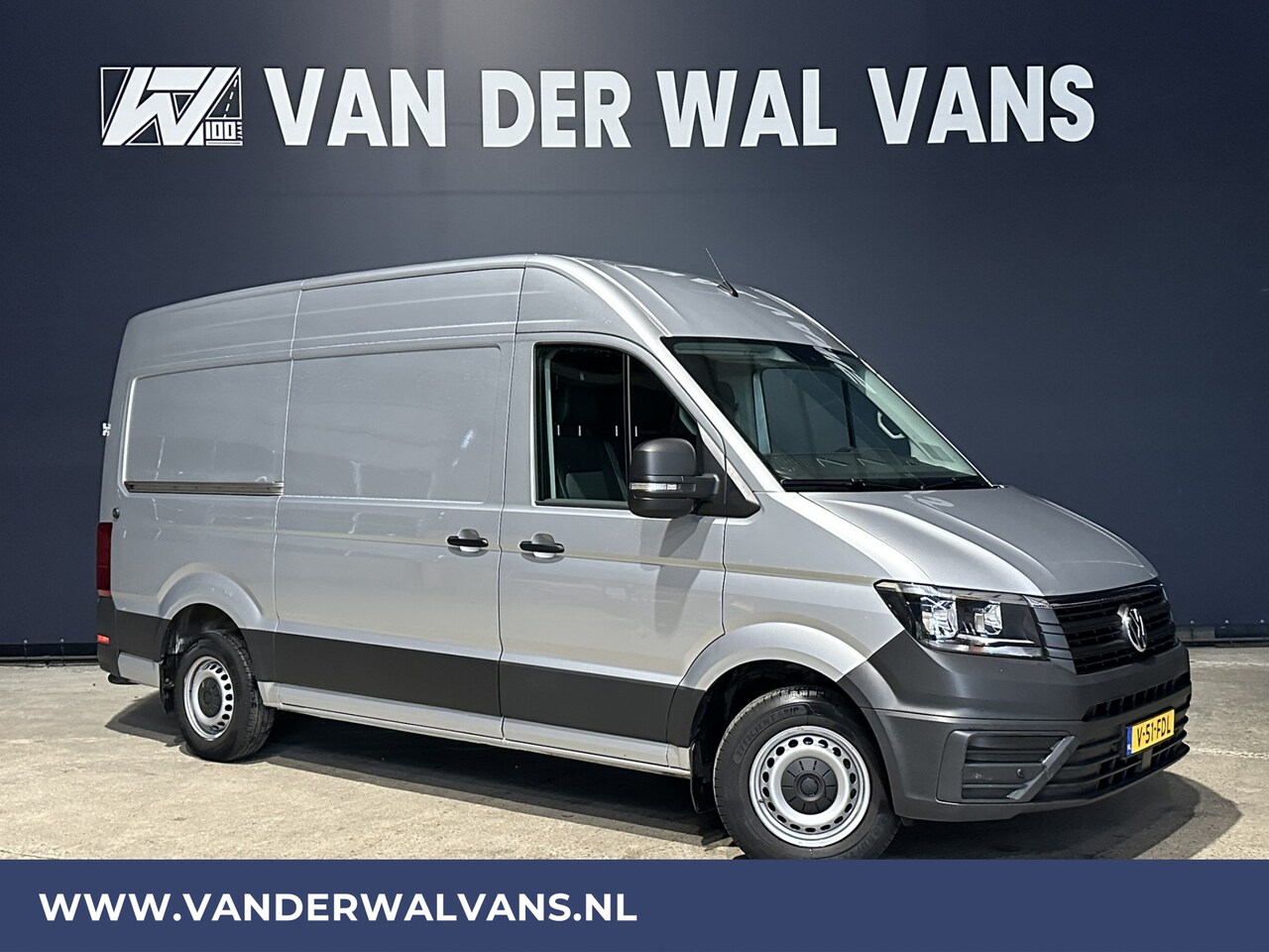 Volkswagen Crafter - 2.0 TDI 140pk L3H3 L2H2 Euro6 Airco | 3000kg Trekvermogen | Camera | Apple Carplay | Cruis - AutoWereld.nl