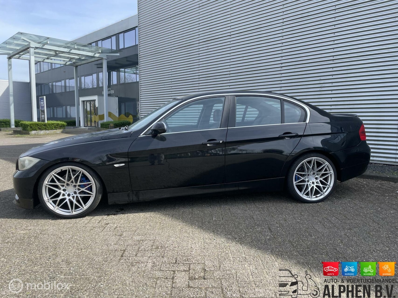 BMW 3-serie - 325i - M Sport - Xenon - Leder - - AutoWereld.nl