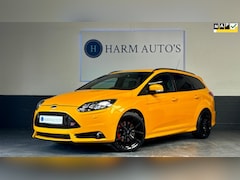 Ford Focus Wagon - 2.0 EcoBoost ST-3 250pk Navi/Volleer/CAM/Cruise/Xenon