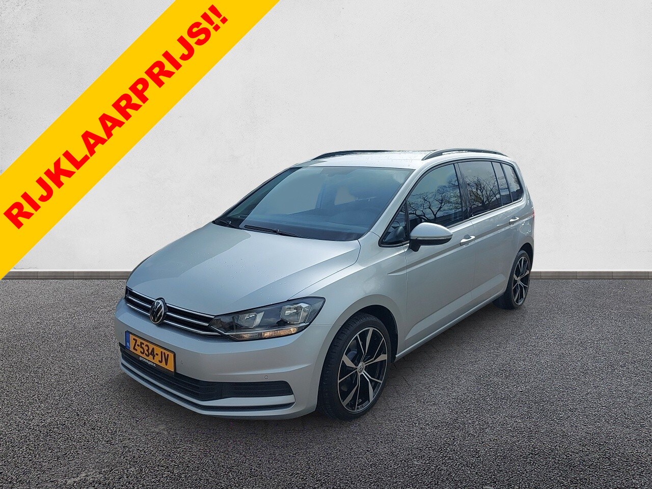 Volkswagen Touran - 1.5 TSI Comfortline 7p 1.5 TSI Comfortline 7p, airco,cruise,navigatie,app connect,wegklapbare trekhaak,parkeersen - AutoWereld.nl