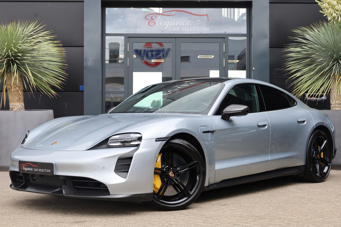 Porsche Taycan - Turbo S 761pk Panoramadak/Burmester/SportChrono - AutoWereld.nl