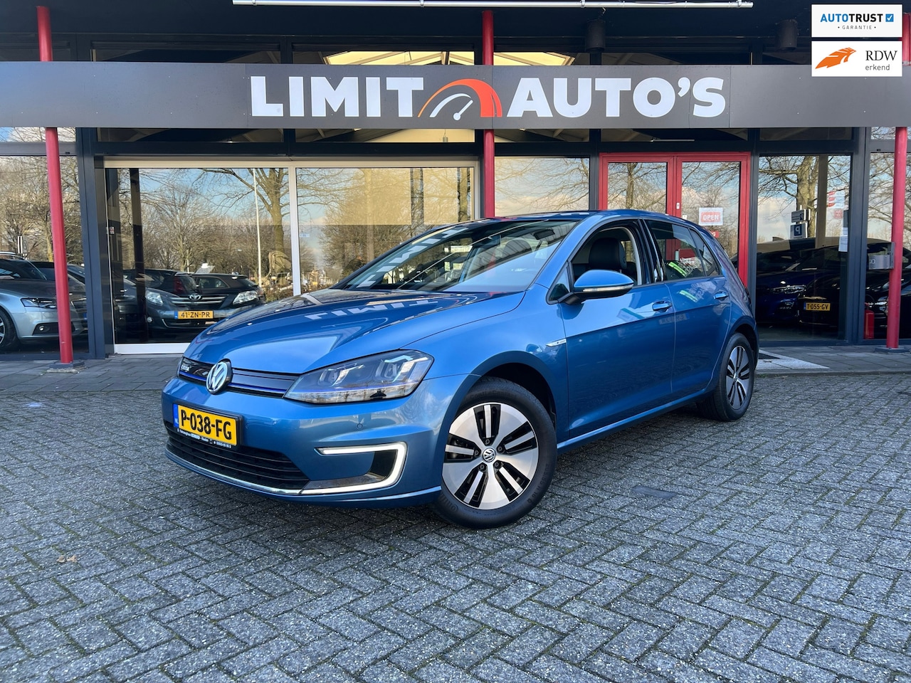 Volkswagen e-Golf - XENON/LEER/NAVI/LEER/PDC/€2000 subsidie! - AutoWereld.nl