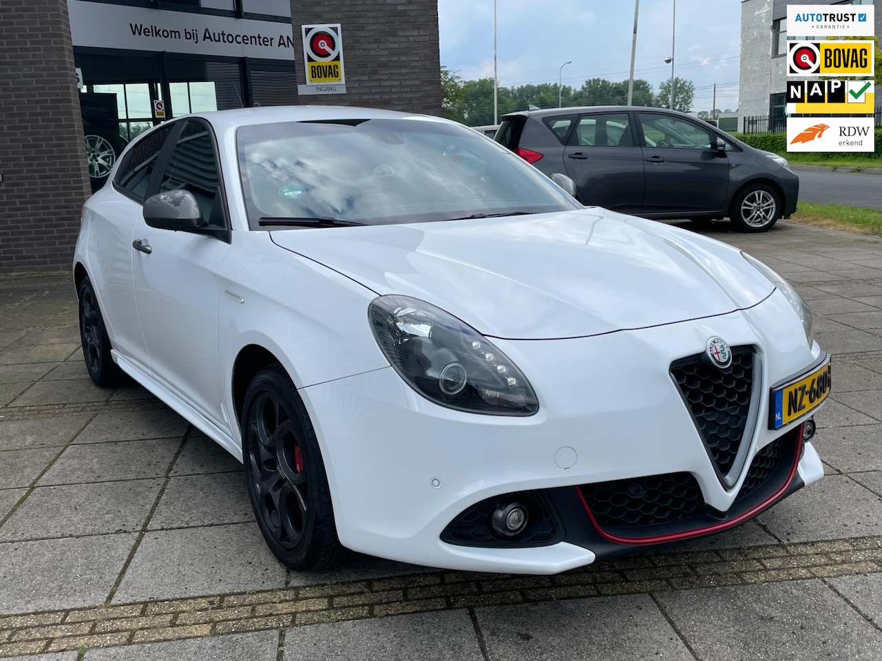 Alfa Romeo Giulietta - 1.6 JTDm Super 1.6 JTDm Super 5DRS, 120PK, 1E EIG AFK, NAP, VOLLEDIGE OH BESCHIKBAAR! - AutoWereld.nl