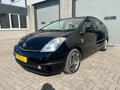 Toyota Prius - 1.5 VVT-i Business Edition *NAVI/ECC