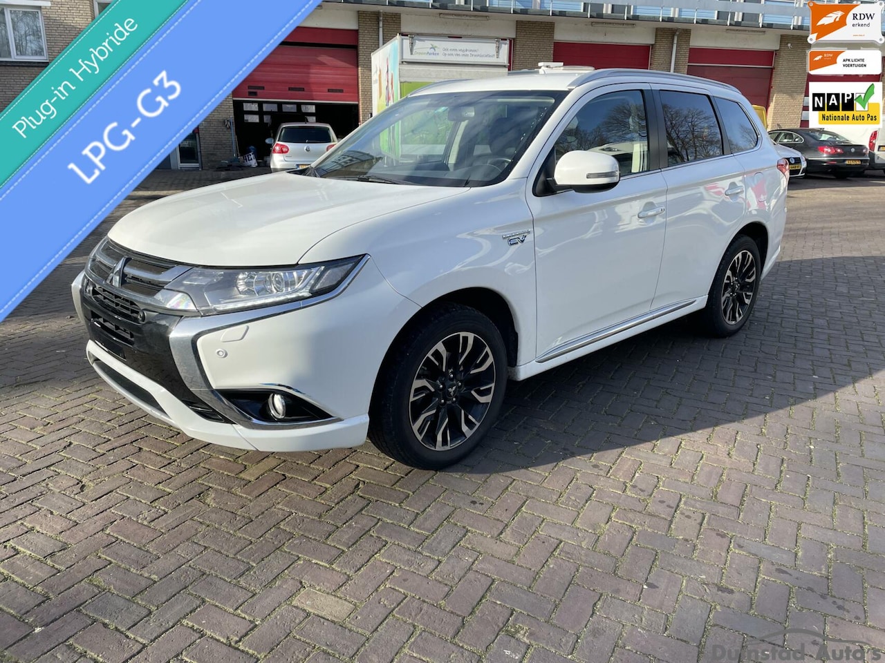 Mitsubishi Outlander - 2.0 PHEV Hybrid LPG G3 uniek Plug-in - AutoWereld.nl