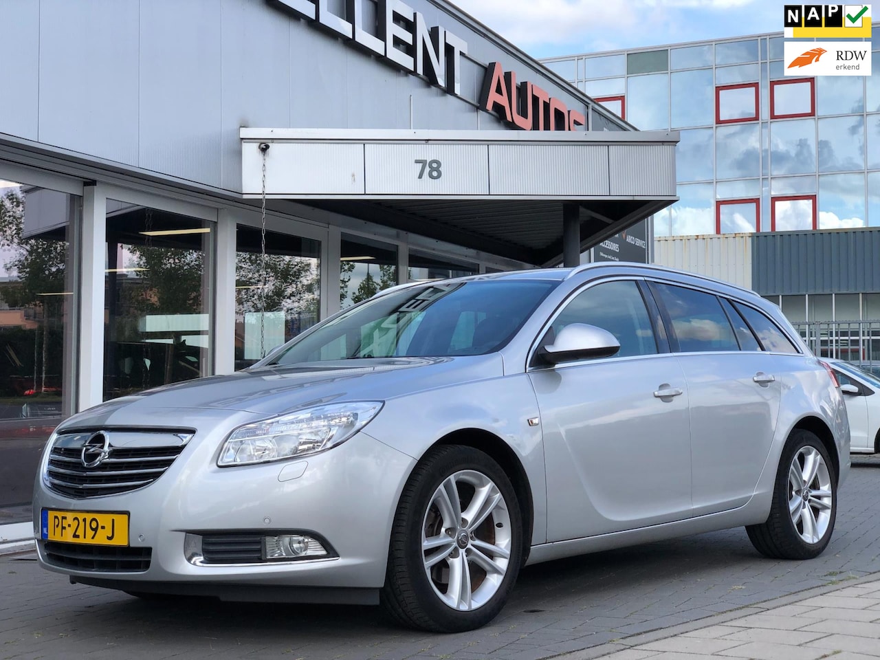 Opel Insignia Sports Tourer - 2.0 T Edition 4x4 - Navigatie - AutoWereld.nl