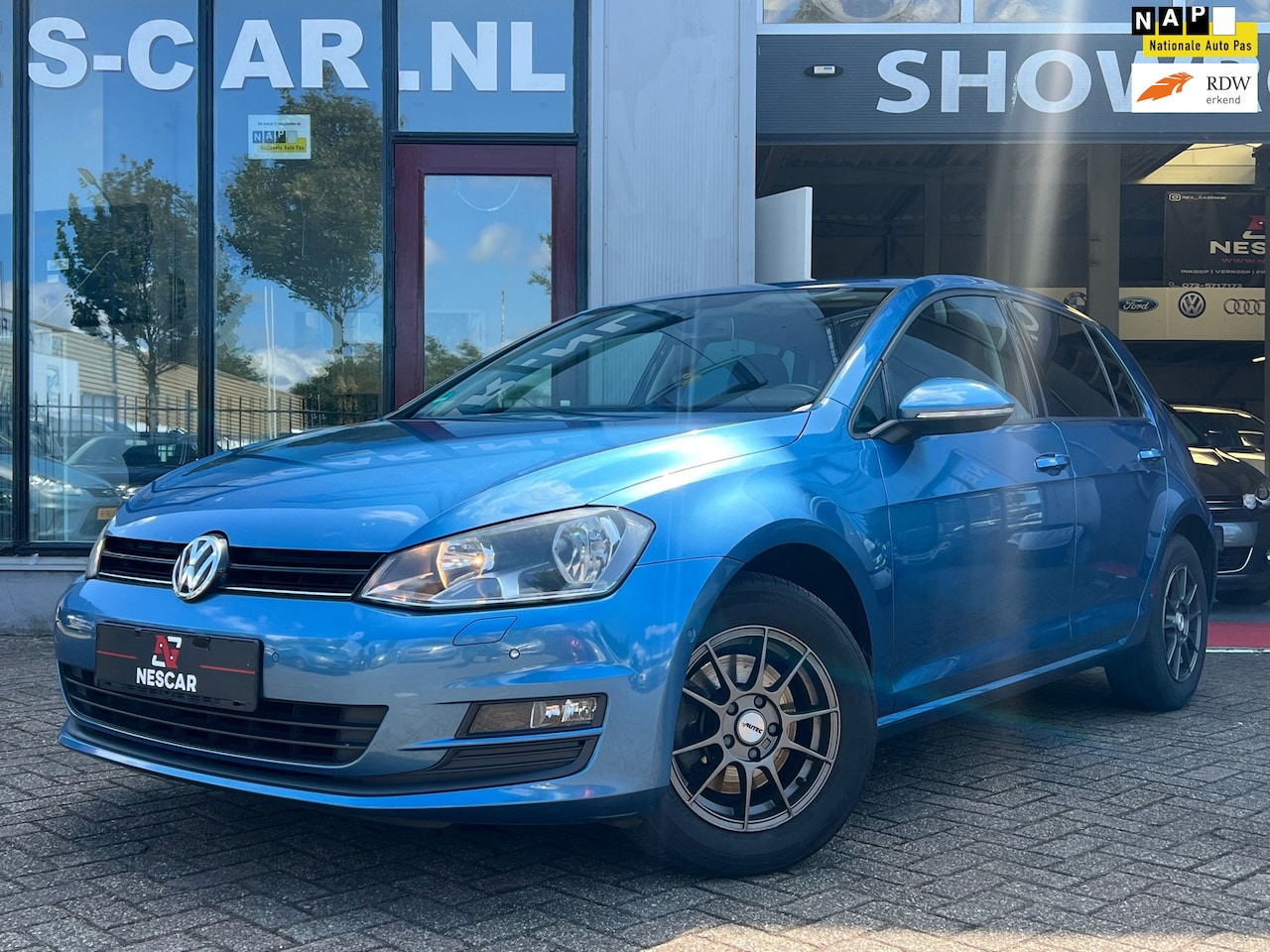 Volkswagen Golf - 1.2 TSI Comfortline 1.2 TSI Comfortline 5-Drs, PDC V+A, Nette Staat!! - AutoWereld.nl