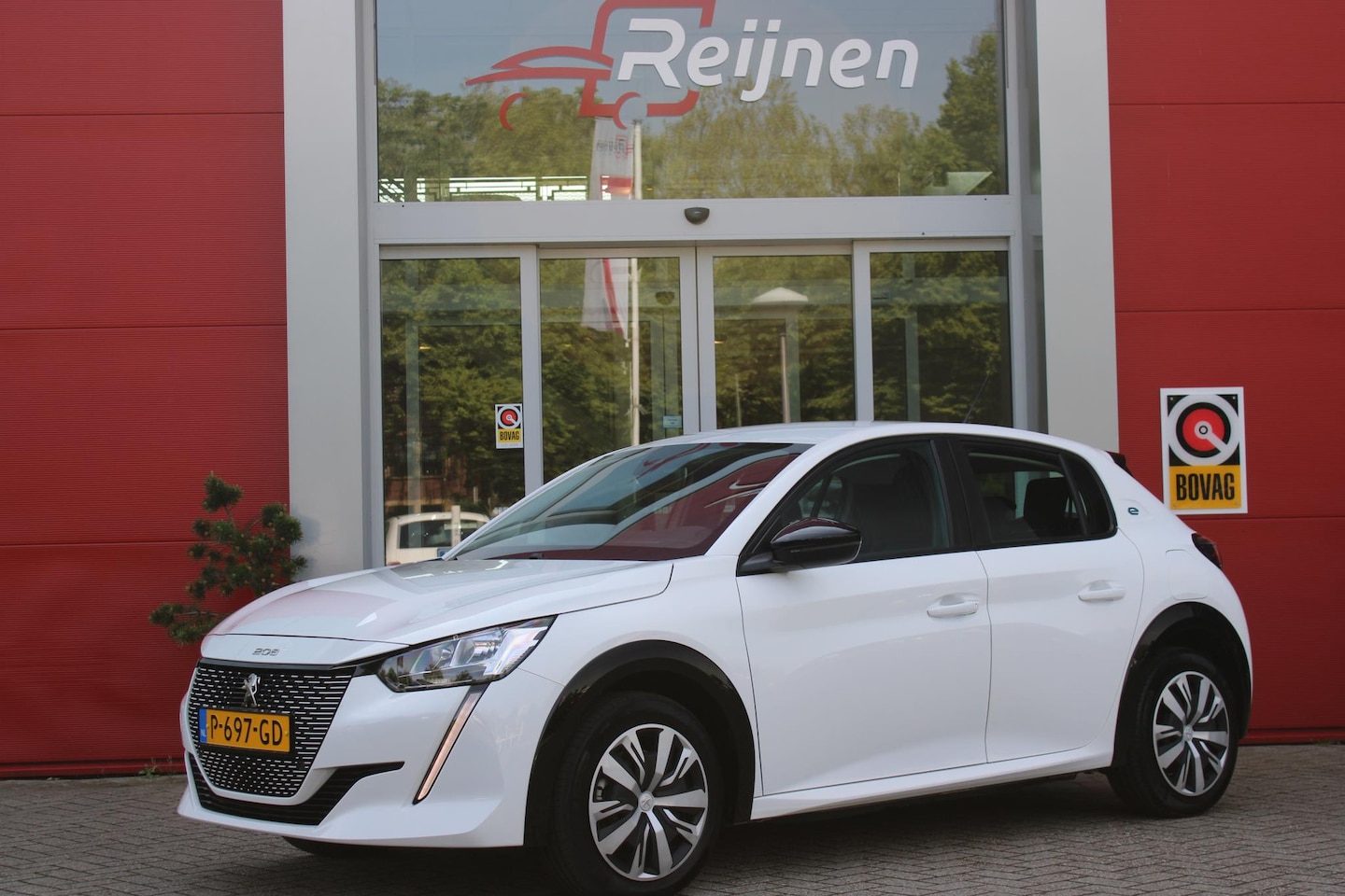 Peugeot e-208 - EV 50 kWh 136PK AUTOMAAT ACTIVE | NAVIGATIE 10" TOUCHSCREEN | 3-FASE | APPLE CARPLAY/ANDRO - AutoWereld.nl