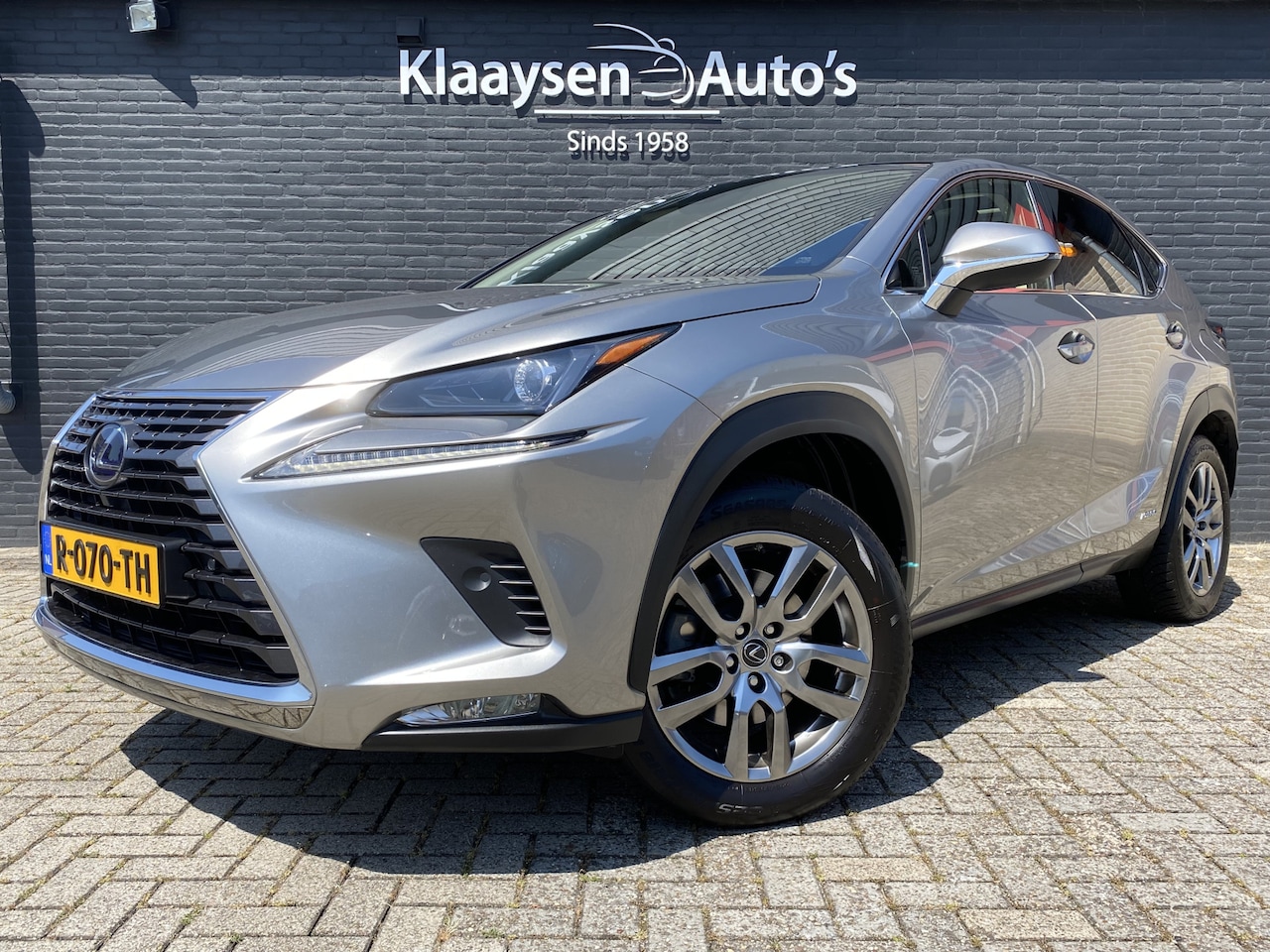 Lexus NX - 300h AWD hybrid Luxury Edition | dealer onderhouden | panoramadak | navigatie | leder inte - AutoWereld.nl