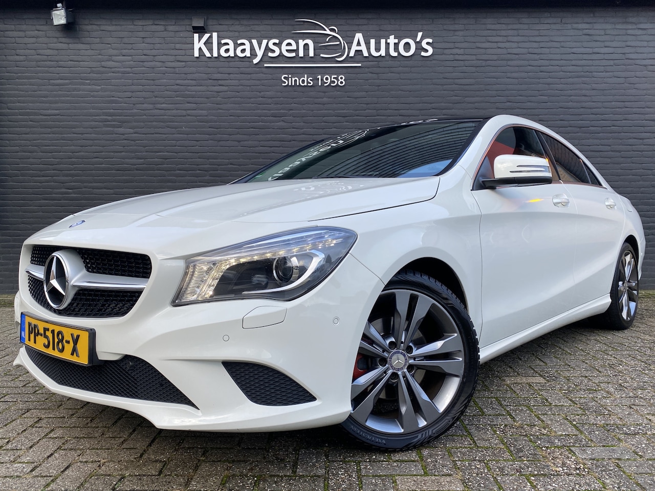 Mercedes-Benz CLA-Klasse - 180 Prestige AUT. | panoramadak | navigatie | trekhaak | sportstoelen | trekhaak | led ver - AutoWereld.nl