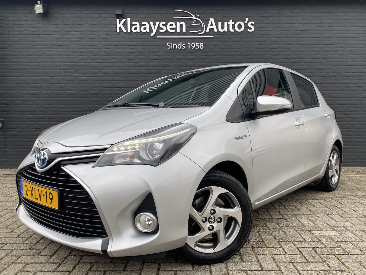 Toyota Yaris - 1.5 Hybrid AUT. | dealer onderhouden | navigatie | cruise control | camera | bluetooth | c - AutoWereld.nl