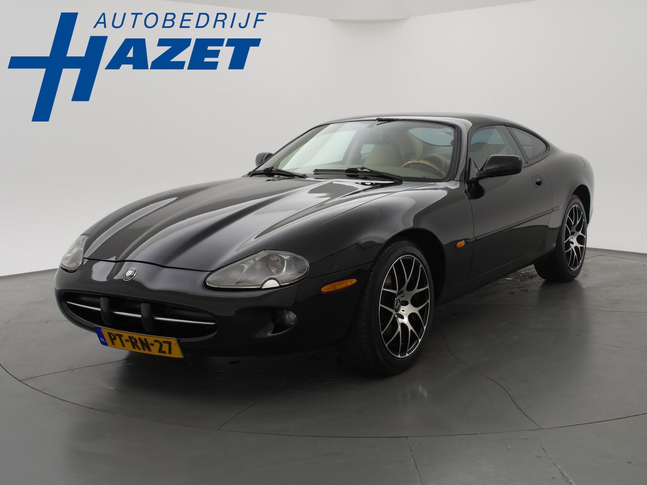 Jaguar XK8 - 4.0 V8 Coupé + DAB+ / CAMERA / LEDER / STOELVERWARMING - AutoWereld.nl