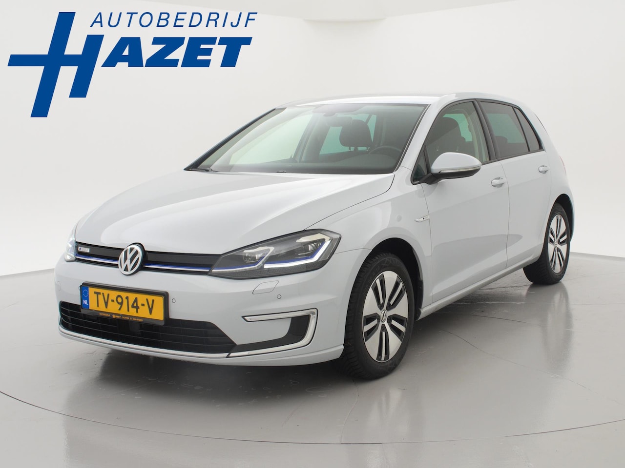 Volkswagen e-Golf - WHITE SILVER *INCL. BTW* + CAMERA / ADAPTIVE CRUISE / CARPLAY / NAVIGATIE - AutoWereld.nl