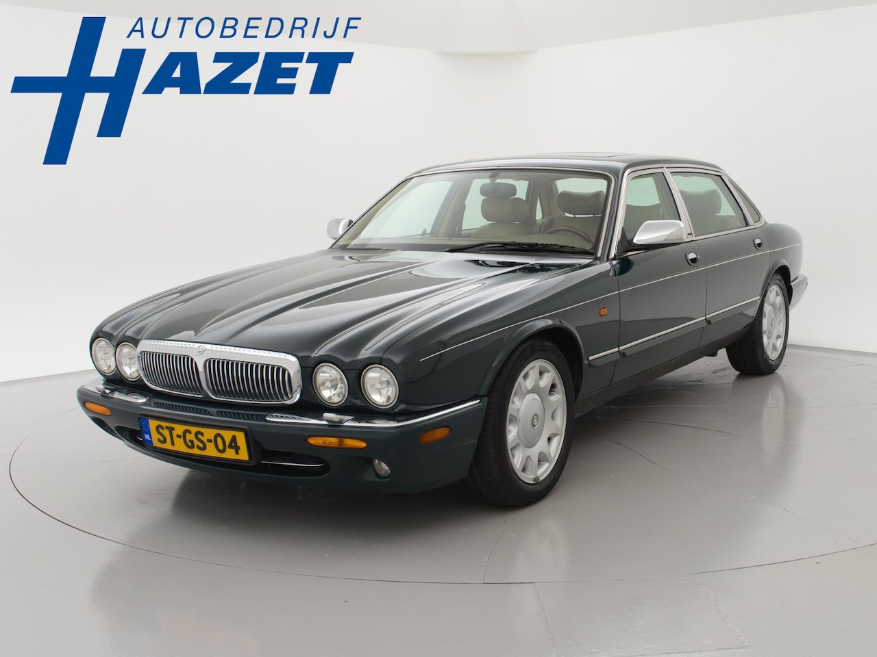 Daimler Super V8 - 4.0 364 PK SUPERCHARGED AUT. *ORIG. NL* + SCHUIFDAK / LEDER / STOELVERW. - AutoWereld.nl