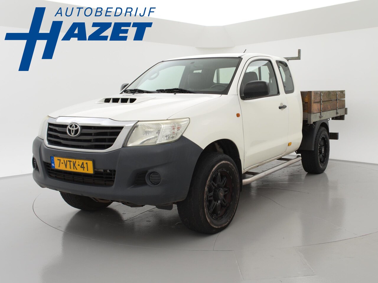 Toyota HiLux - 2.5 D-4D LX + TREKHAAK / LMV / HOUTEN LAADBAK - AutoWereld.nl