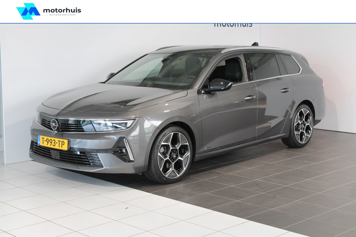 Opel Astra Sports Tourer - 1.2T Ultimate 130pk Automaat | Alcantara | Navigatie | Climate Control | - AutoWereld.nl