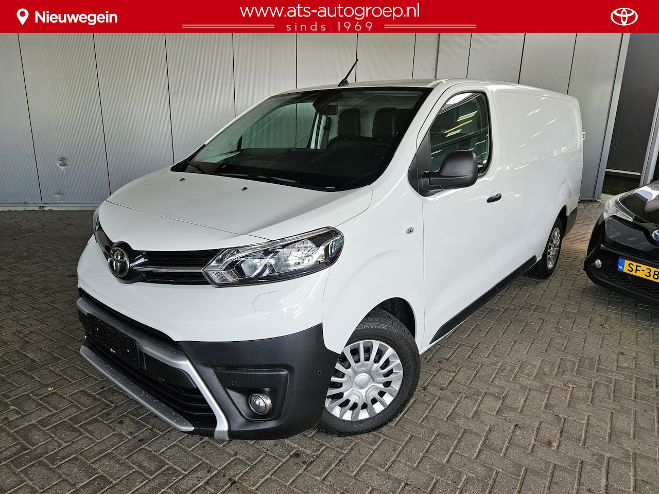 Toyota PROACE Long Worker - 2.0 D-4D Navigator Prof | 31.600km | Trekhaak | Apple Carplay & Android Auto | BSM | Parke - AutoWereld.nl