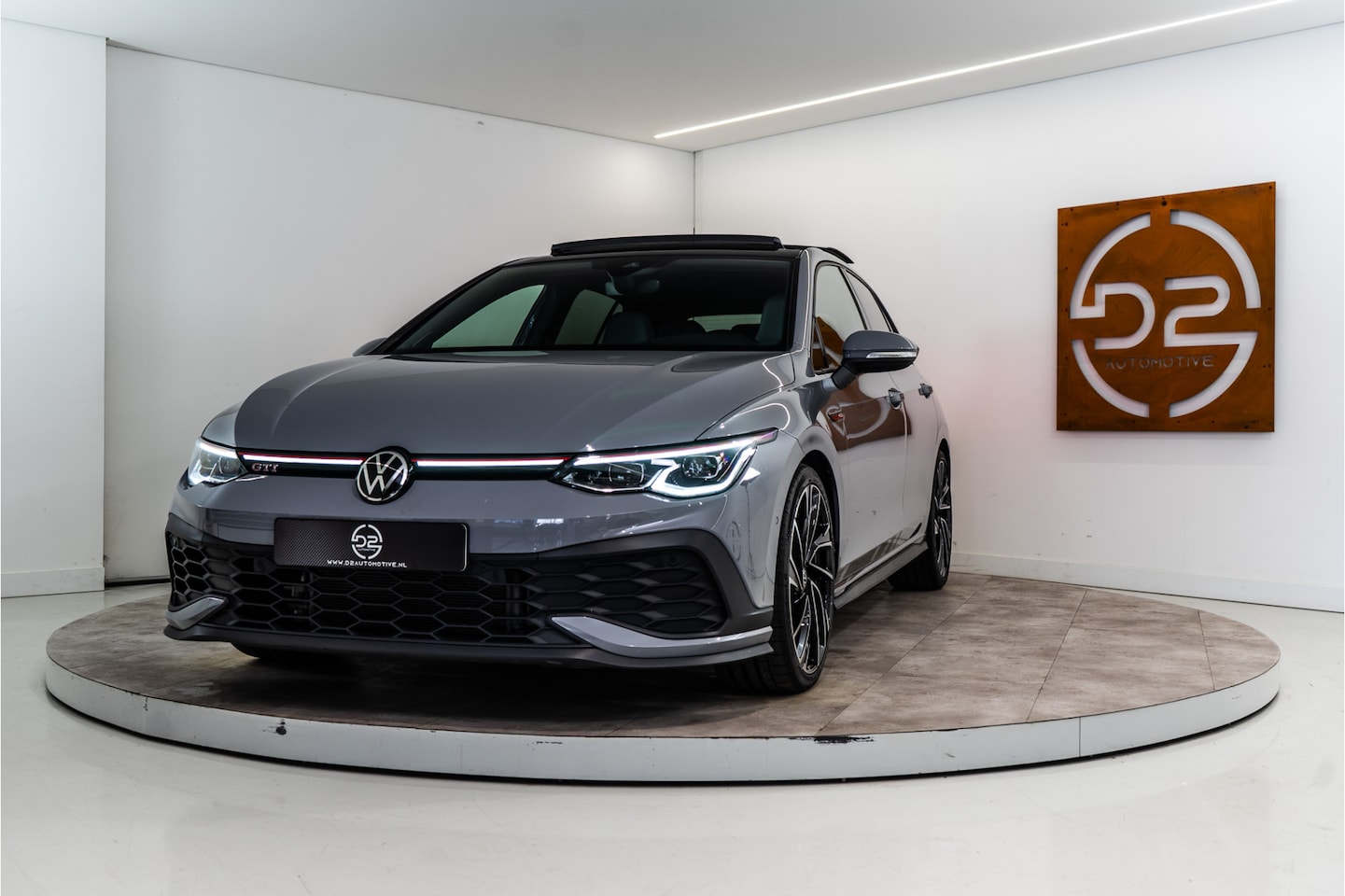 Volkswagen Golf - 2.0 TSI GTI Clubsport 301 PK | IQ | Pano | Sfeer | Harman | Leder | BOMVOL! 12 MND Garanti - AutoWereld.nl