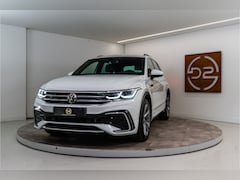 Volkswagen Tiguan - 1.4 TSI eHybrid 2x R-Line 266PK | IQ | Sfeer | Virtual | Carplay | 12 MND Garantie