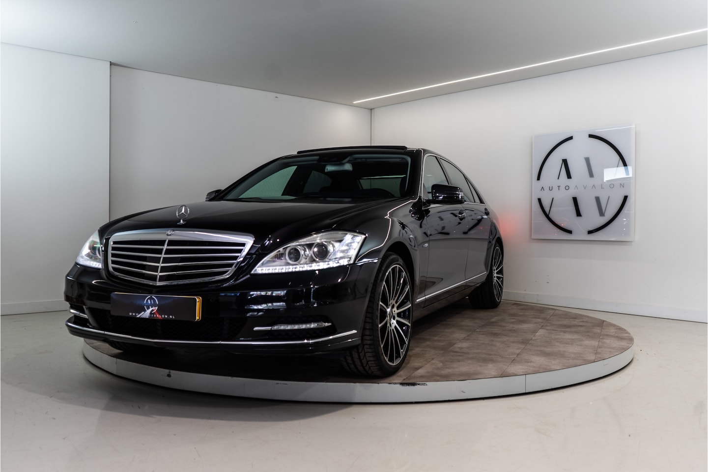 Mercedes-Benz S-klasse - 400 HYBRID LANG Prestige+ 279PK YOUNGTIMER JUNI '24 | Pano | Sfeer | Assistent + | Massage - AutoWereld.nl