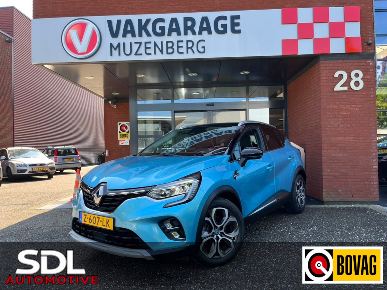 Renault Captur - 1.6 E-Tech Plug-in Hybrid 160 Intens // FULL LED // CAMERA+SENSOREN // HALF LEDER // BOSE - AutoWereld.nl