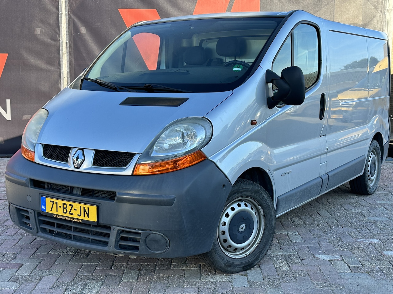 Renault Trafic - 2.5 dCi L1H1 DC | Nieuw Binnen | Automaat | Airco | APK 02-04-2024  Start niet. - AutoWereld.nl