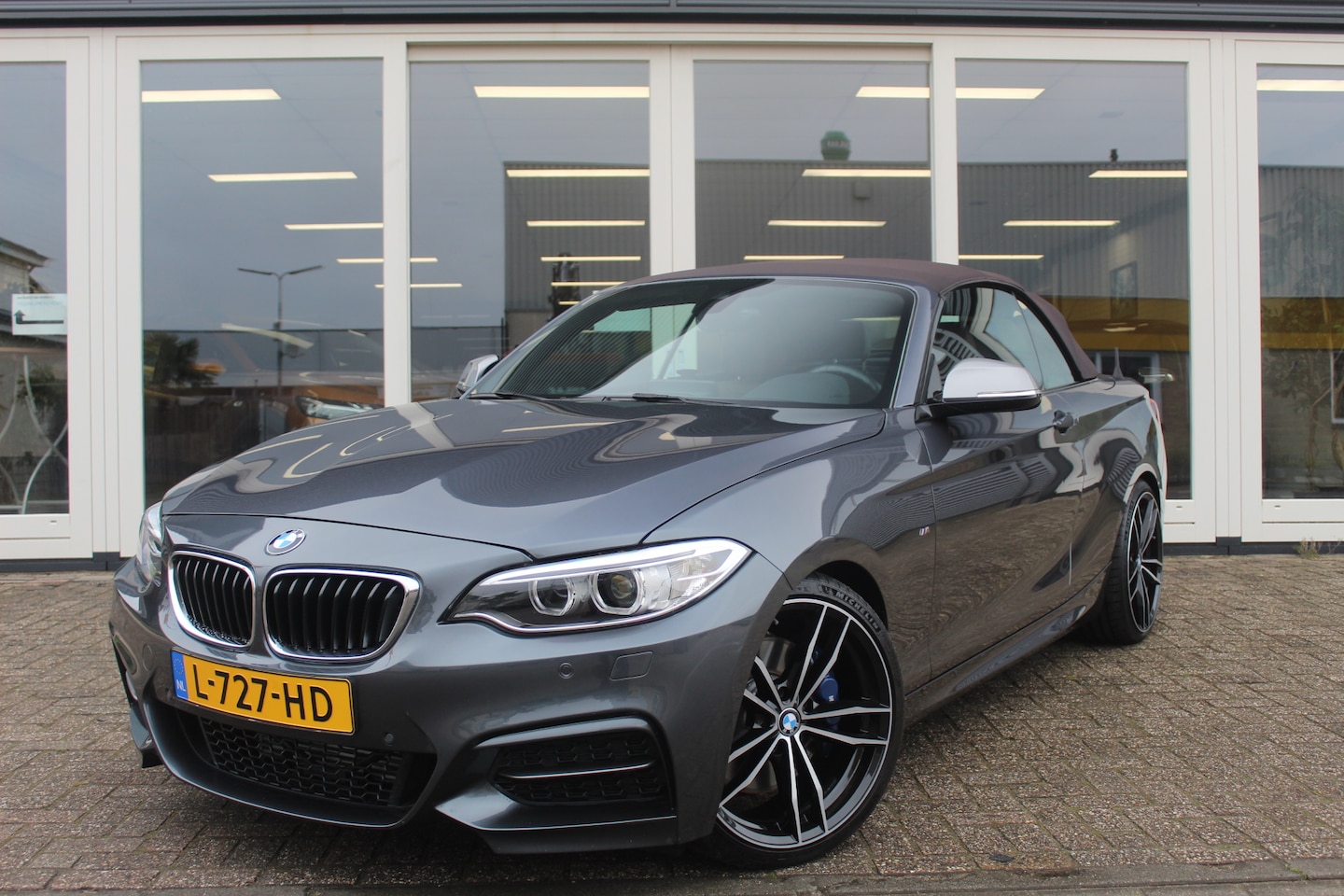 BMW 2-serie Cabrio - M235i xDrive Centennial High Executive M235i xDrive Centennial High Executive, Automaat, Navigatie, Cruise Control, Stoelverwarmi - AutoWereld.nl