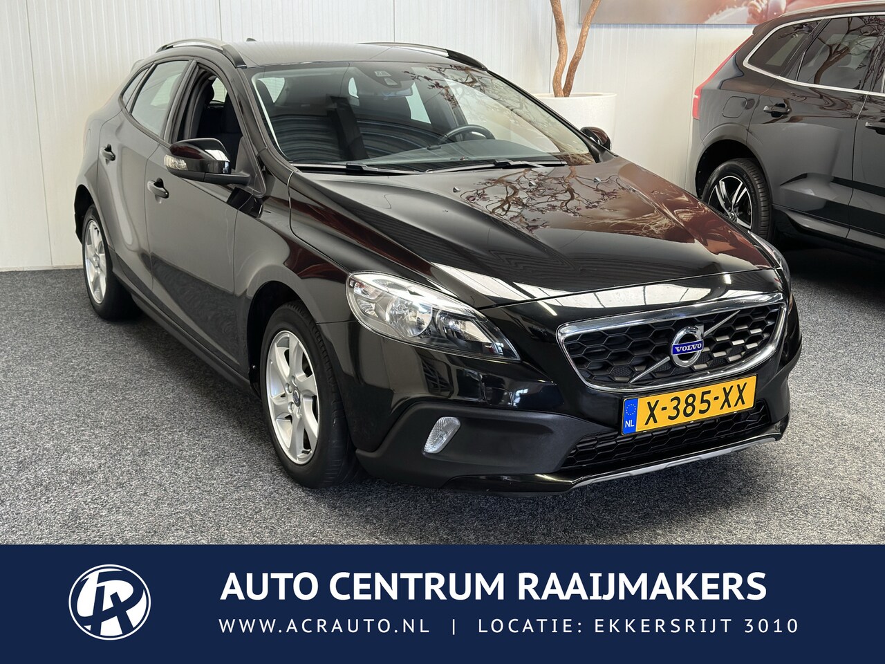 Volvo V40 Cross Country - 1.5 T3 Kinetic NAVIGATIE CRUISE CONTROL AIRCO BLUETOOTH TELEFOON MEDIA VOORBEREIDING TREKH - AutoWereld.nl