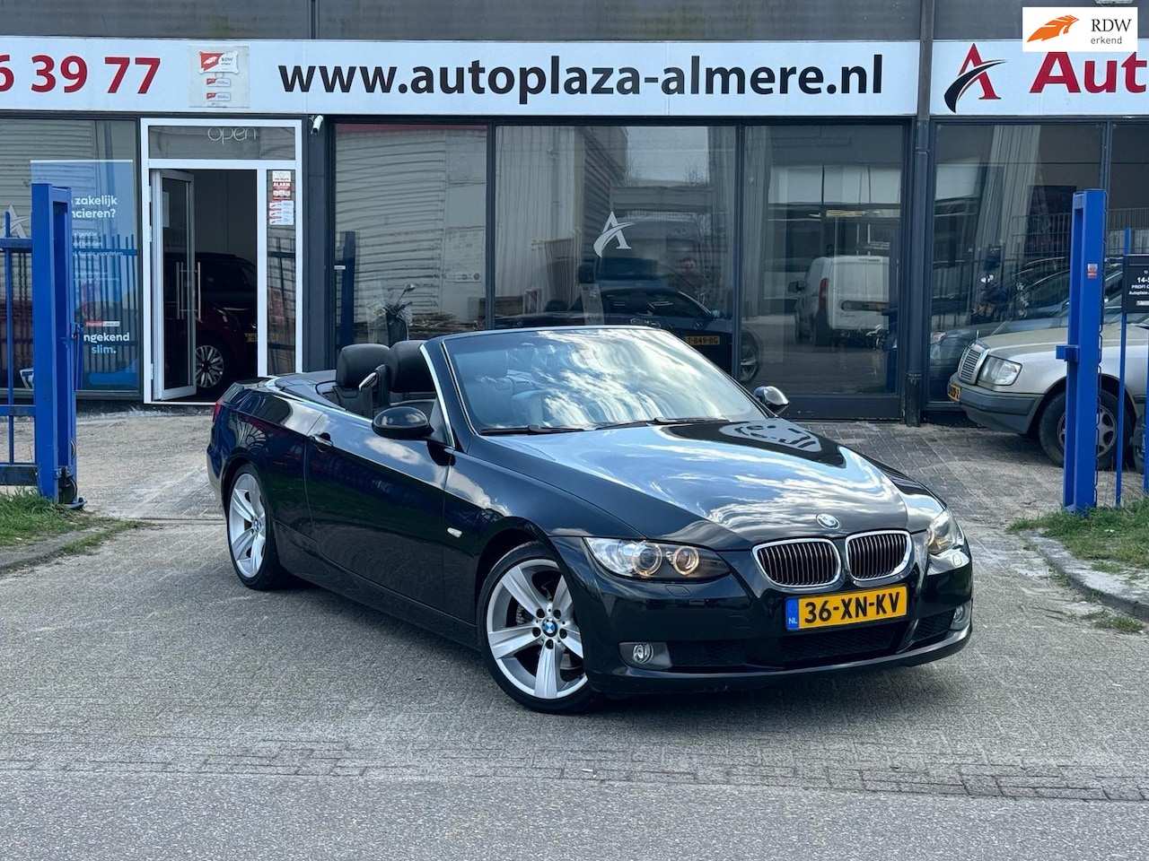 BMW 3-serie Cabrio - 325i Navi Cruise Stoelverwarming Trekhaak Elek.Leder Stoelen Lm-Velgen - AutoWereld.nl