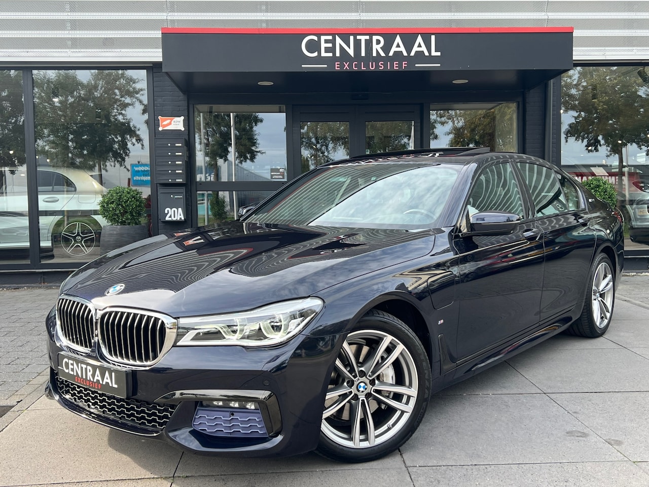 BMW 7-serie - 740e High Exe M-Sport 326PK|Harman&Kardon|Memory|4wielbesturing|HUD|Schuifdak - AutoWereld.nl