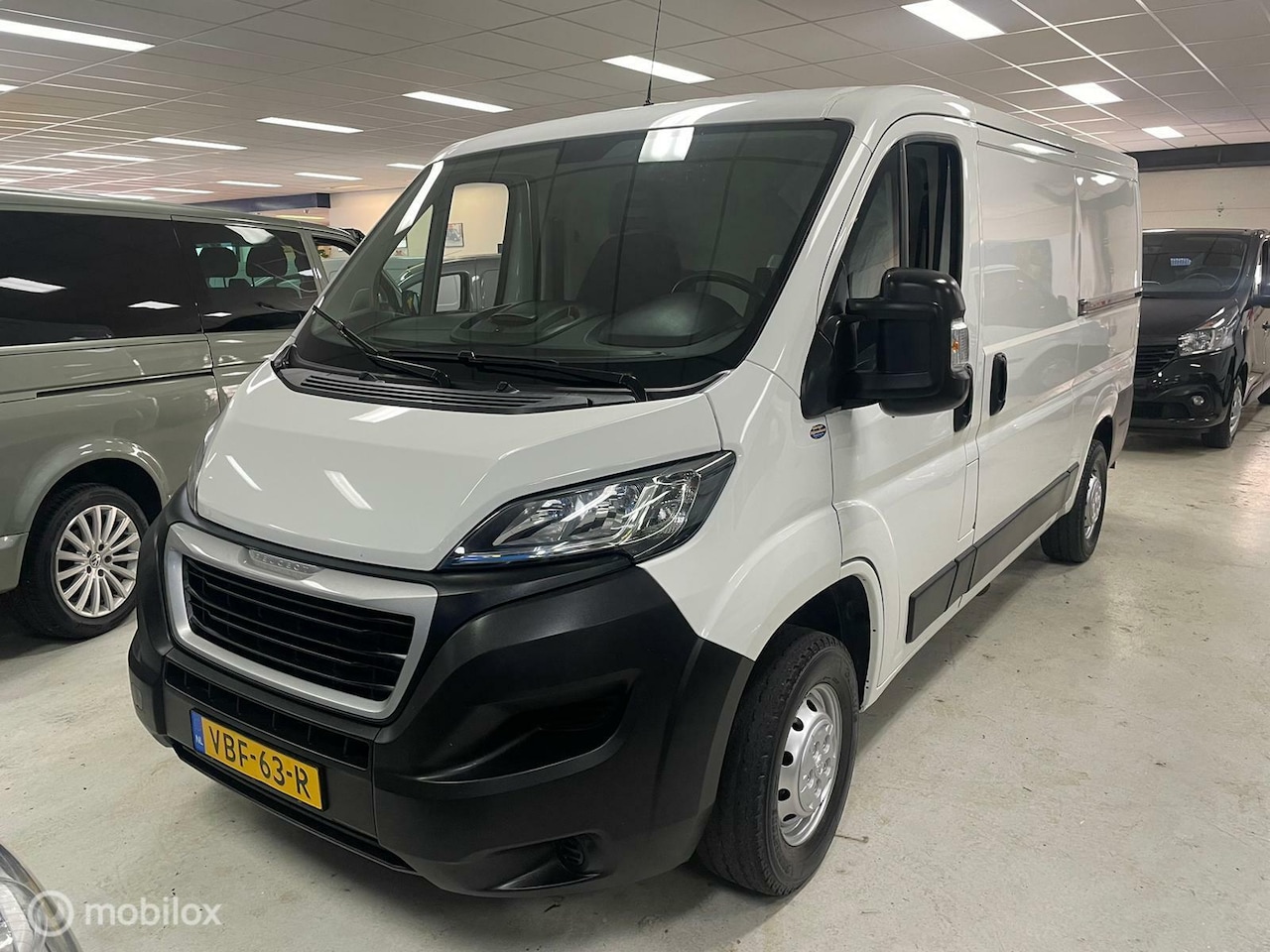 Peugeot Boxer - Bestel 333 2.0 BlueHDI L2H1 Pro - AutoWereld.nl