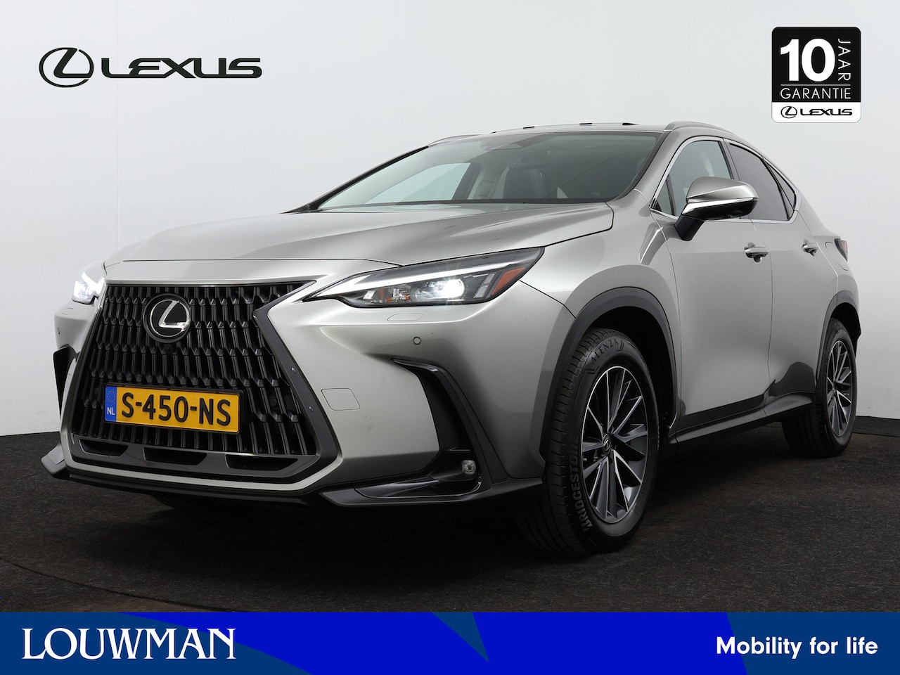 Lexus NX - 450h+ AWD Launch Edition | Plug In |Schuifdak | Apple Carplay/Android Auto | - AutoWereld.nl