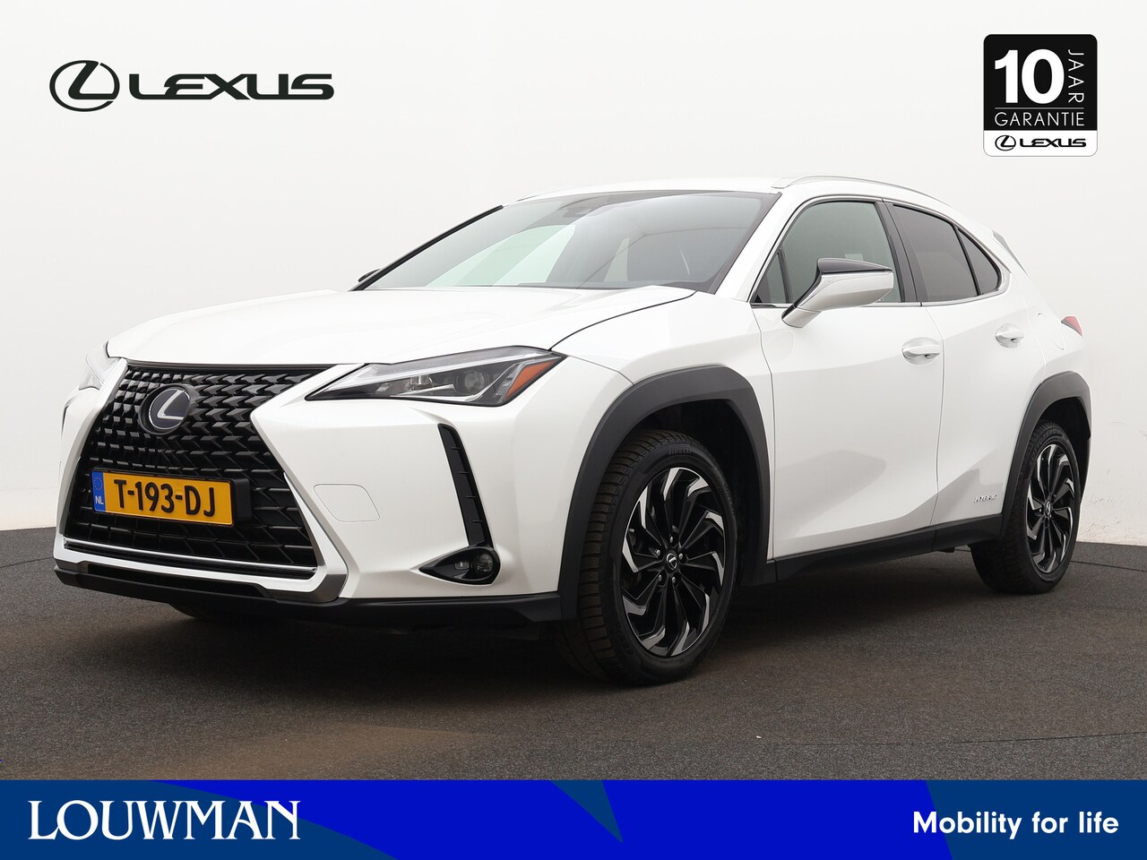 Lexus UX - 250h AWD Sport Edition | Navigatie | Stoelverwarming | Leder | Elektrische Achterklep | - AutoWereld.nl