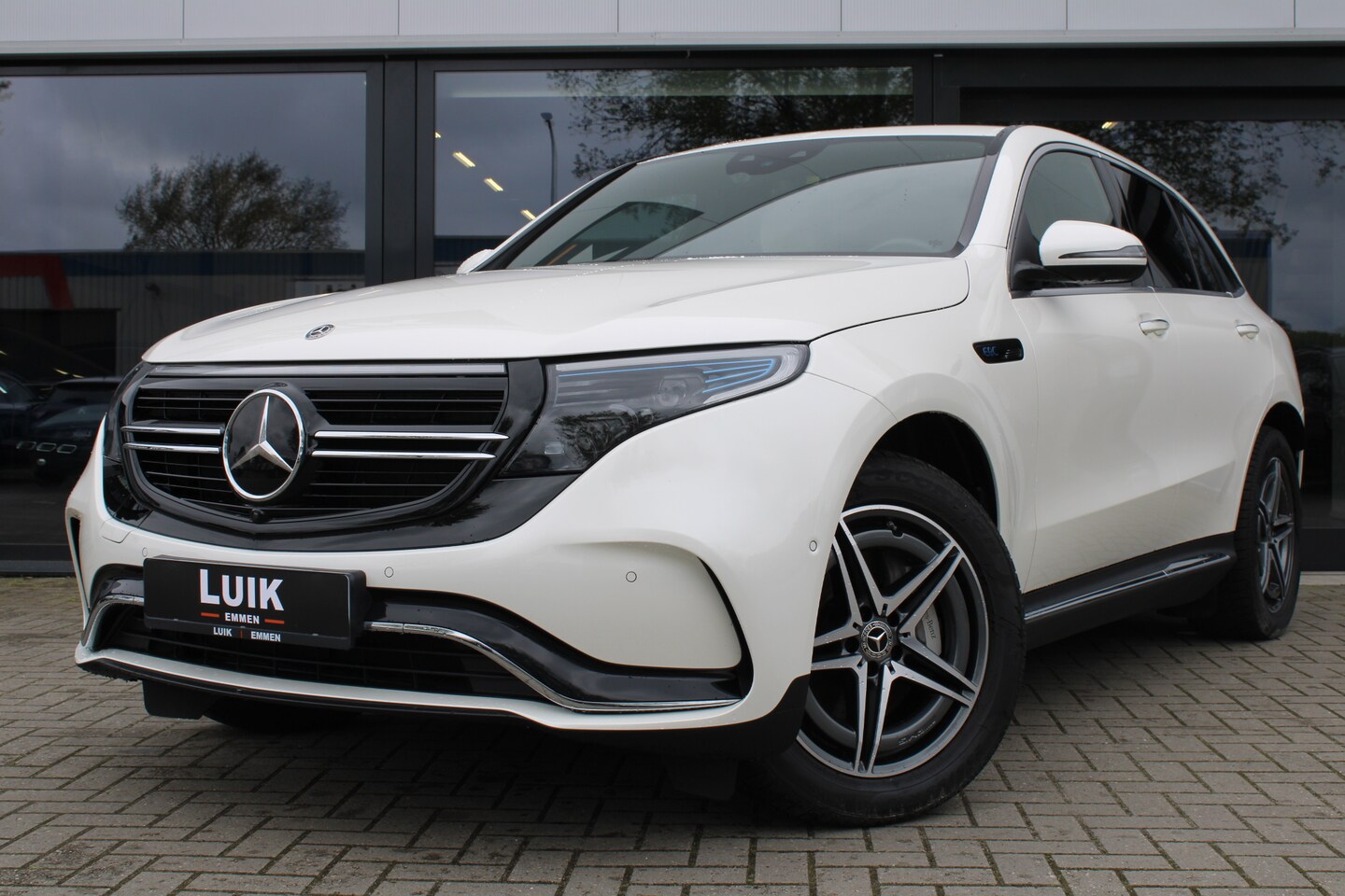 Mercedes-Benz EQC - 400 4MATIC AMG Line Premium 80 kWh INCL BTW - AutoWereld.nl