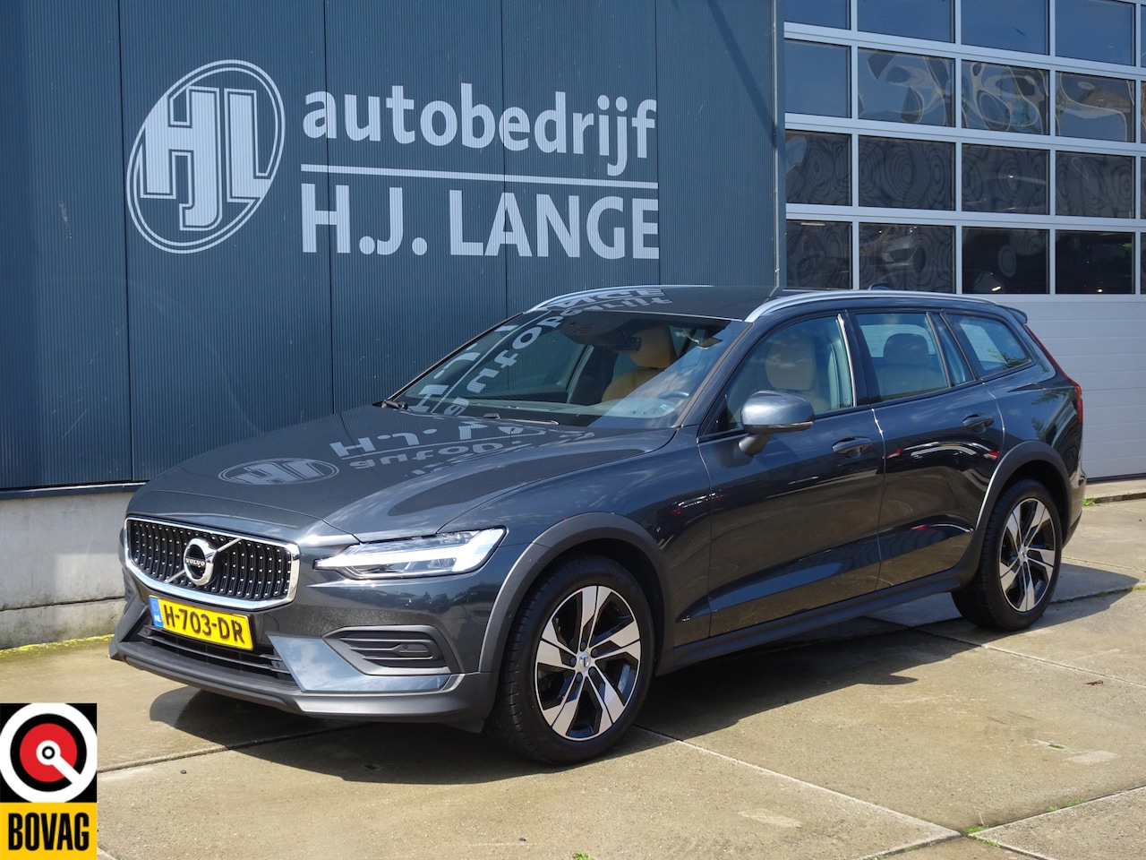 Volvo V60 Cross Country - 2.0 T5 AWD  Pro 2.0 T5 AWD Pro - AutoWereld.nl