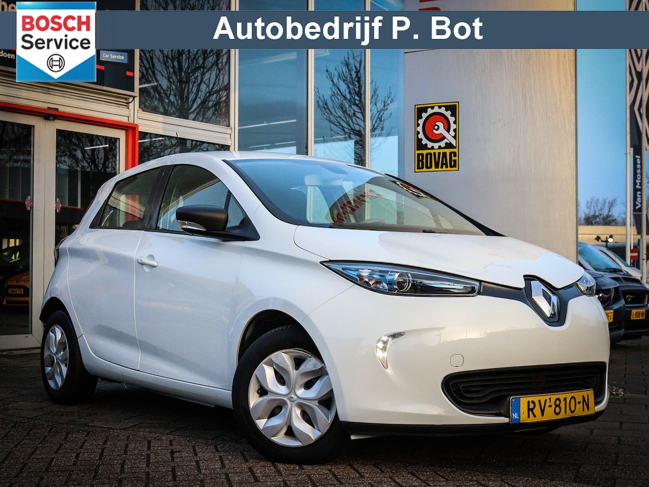 Renault Zoe - R90 Life 41 kWh inclusief eigen accu! **ONTVANG NU € 2000,- SUBSIDIE** . - AutoWereld.nl