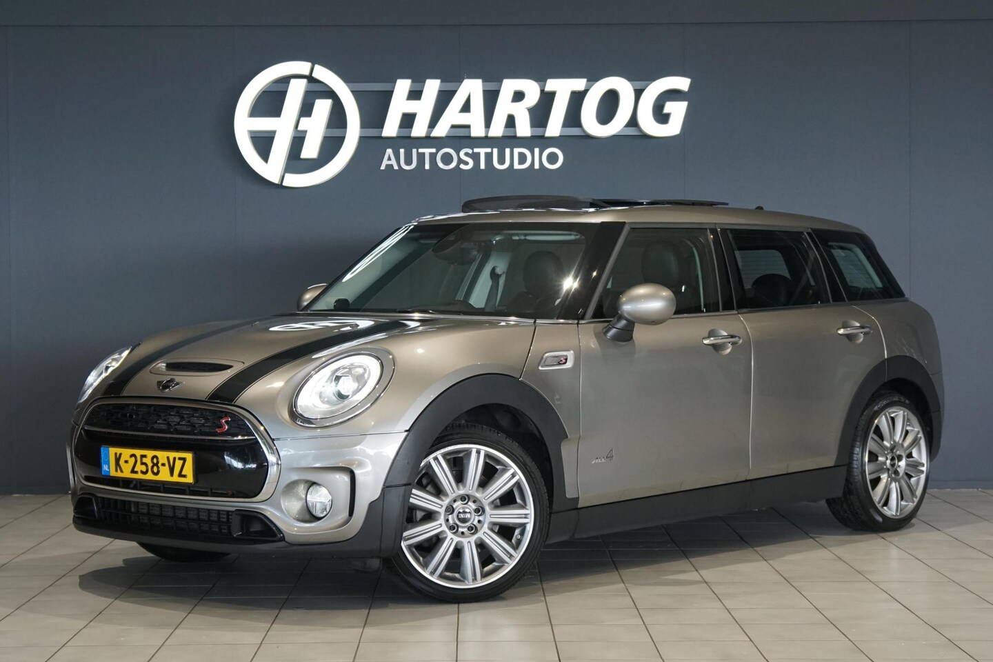 MINI Clubman - Mini 2.0 Cooper S ALL4 Chili 192PK AUT. + PANORAMA / LEDER / HARMAN/KARDON - AutoWereld.nl