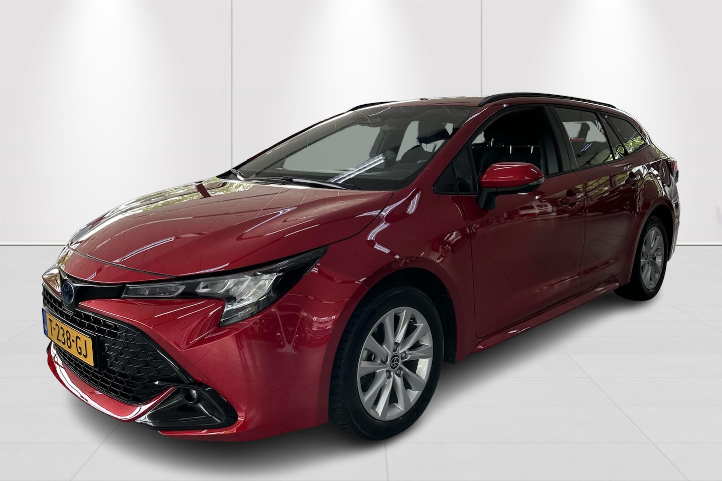 Toyota Corolla Touring Sports - Hybrid 140 Active Facelift model - AutoWereld.nl