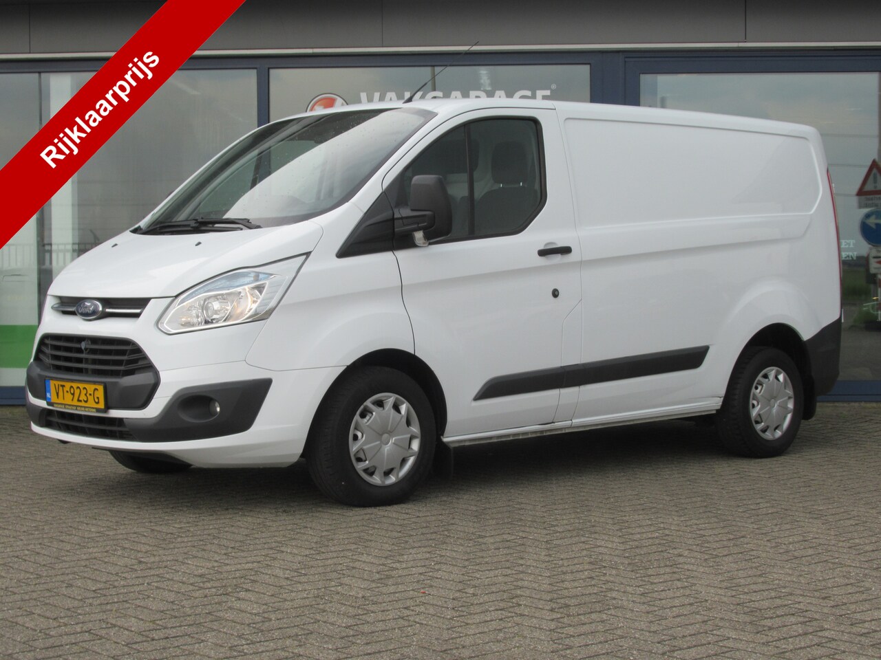 Ford Transit Custom - 270 2.2 TDCI L1H1 Trend 270 2.2 TDCI L1H1 Trend, Trekhaak / Airco / Cruise control - AutoWereld.nl