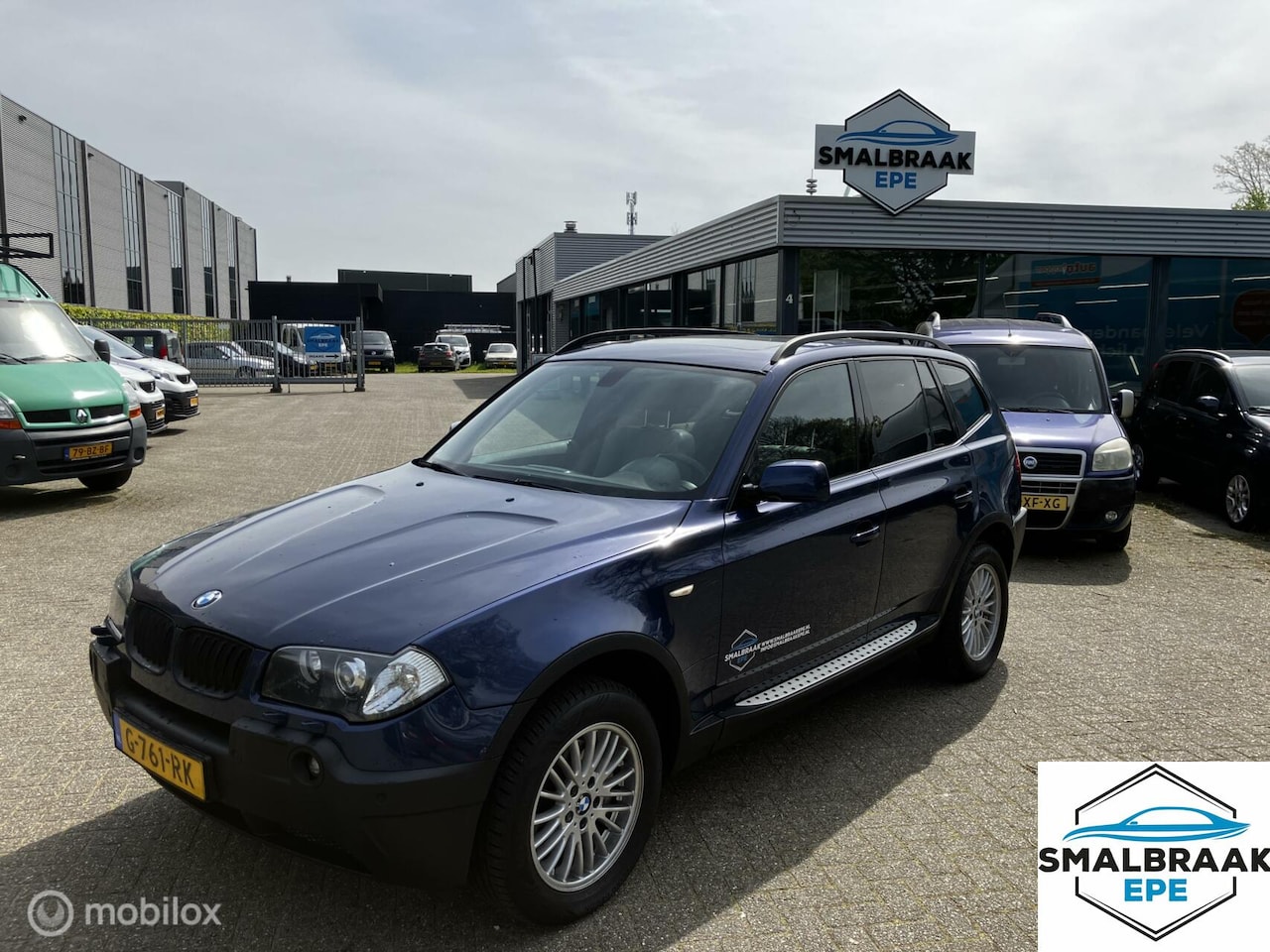 BMW X3 - YOUNGTIMER 6-cil AUTOMAAT X3 3.0i Automaat High Executive LEER/PANODAK/M-PAKKET - AutoWereld.nl