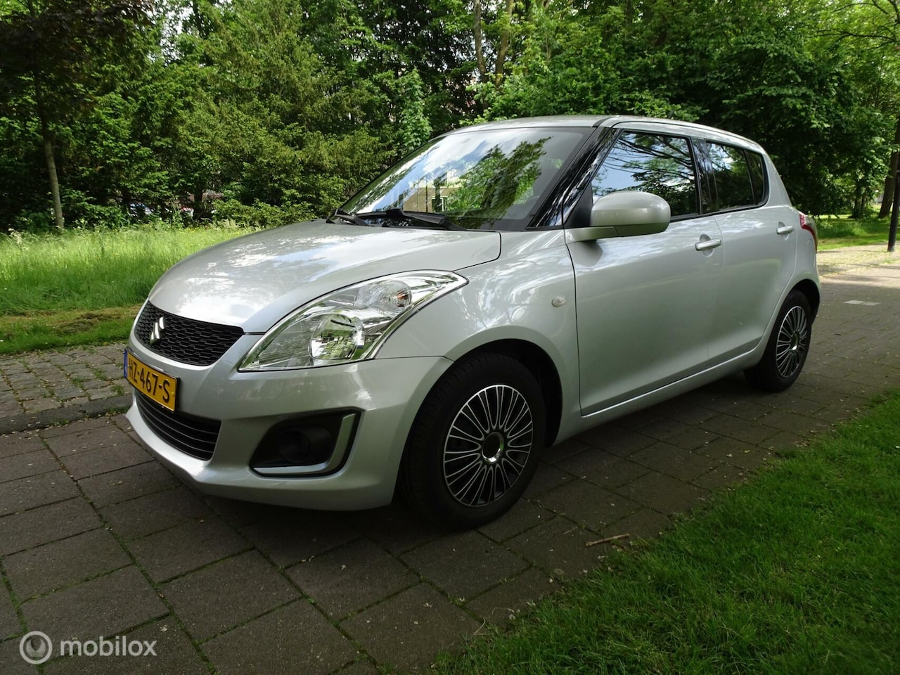 Suzuki Swift - 1.2 Dynamic|27.000KM!|AUTOMAAT|AIRCO - AutoWereld.nl