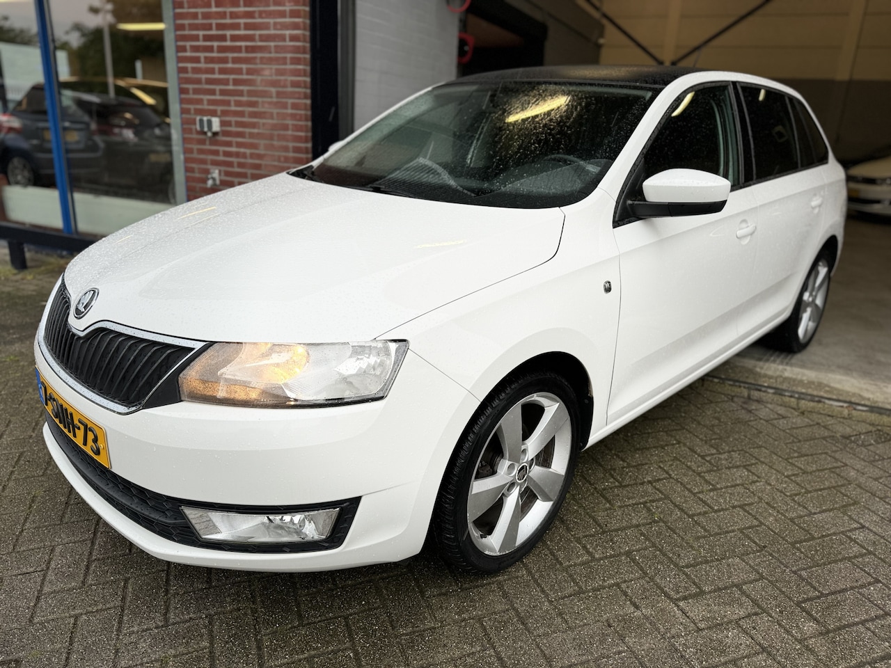 Skoda Rapid Spaceback - 1.2 TSI Greentech Elegance Businessline Pro 1.2 TSI Greentech Elegance Businessline Pro - AutoWereld.nl