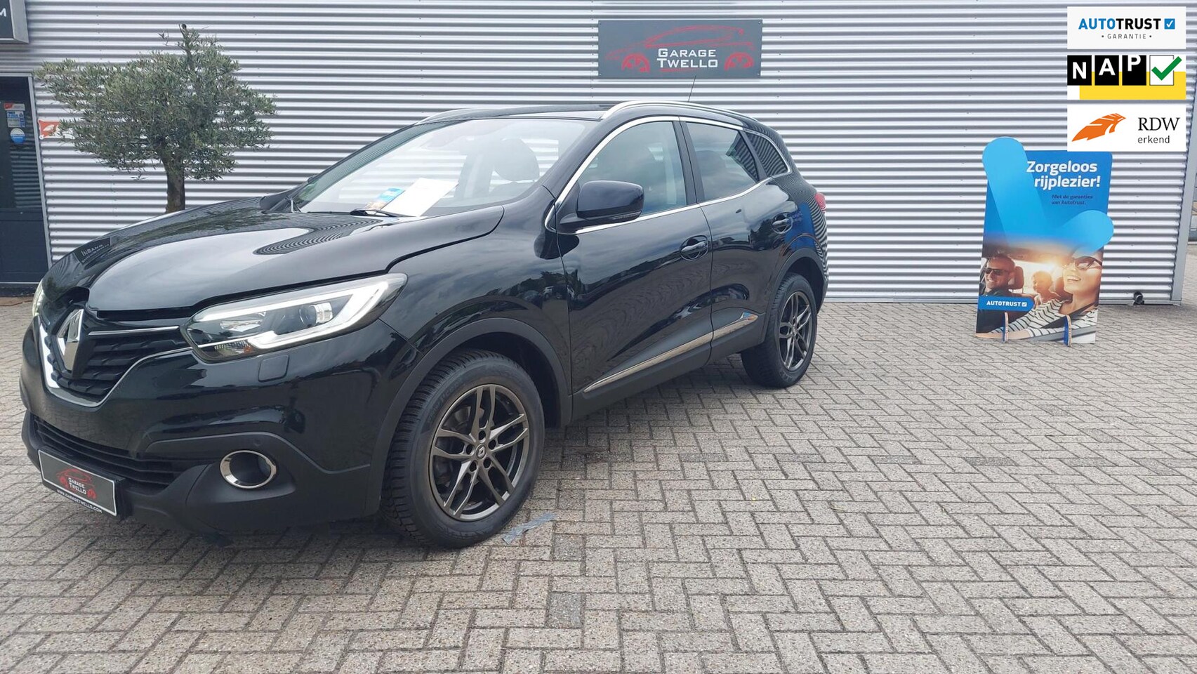 Renault Kadjar - 1.2 TCe Limited 1.2 TCe Limited ,eerste eigenaar,deze renault kadjar is in nieuw staat full opties,130pk , - AutoWereld.nl