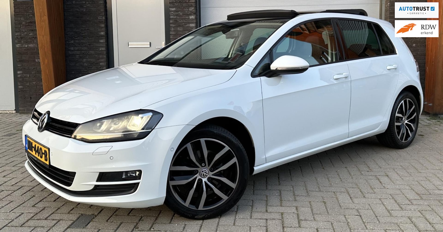 Volkswagen Golf - 1.4 TSI PANO/ACC/STOELVW/DSG/MASSAGE/LED/PDC - AutoWereld.nl