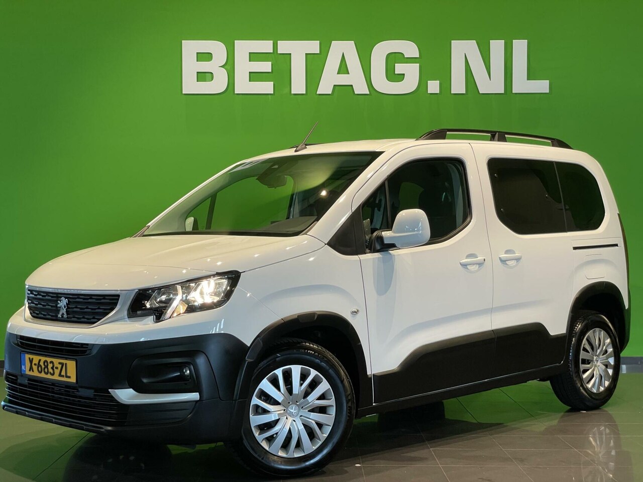 Peugeot Rifter - 1.2 | Apple Carplay | Bluetooth | Rails | DAB - AutoWereld.nl