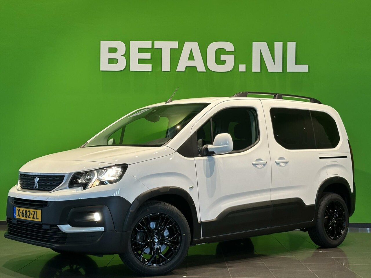 Peugeot Rifter - 1.2 | Apple Carplay | Bluetooth | Rails | DAB - AutoWereld.nl