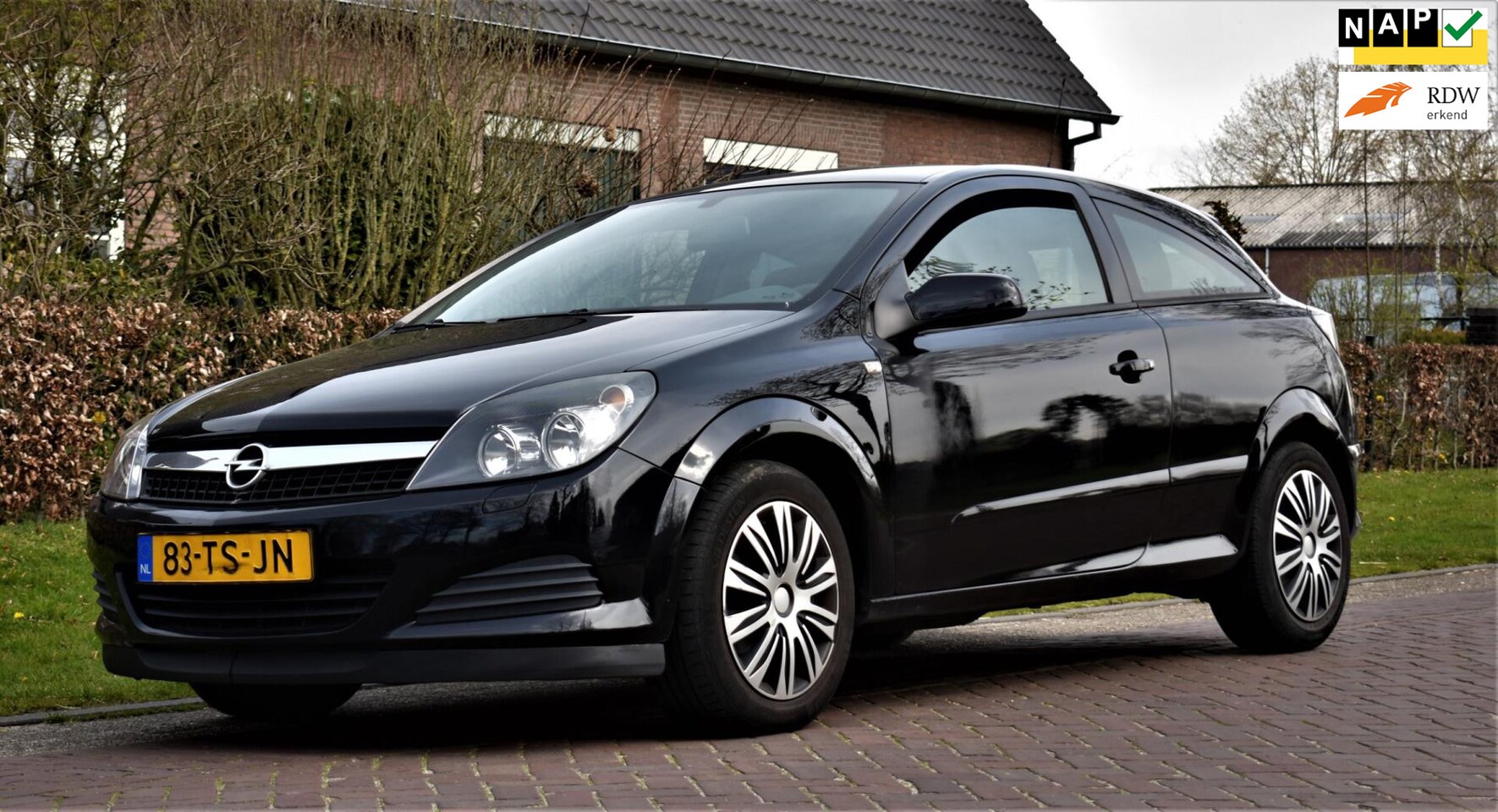 Opel Astra GTC - 1.6 Edition met Airco en Trekhaak! - AutoWereld.nl