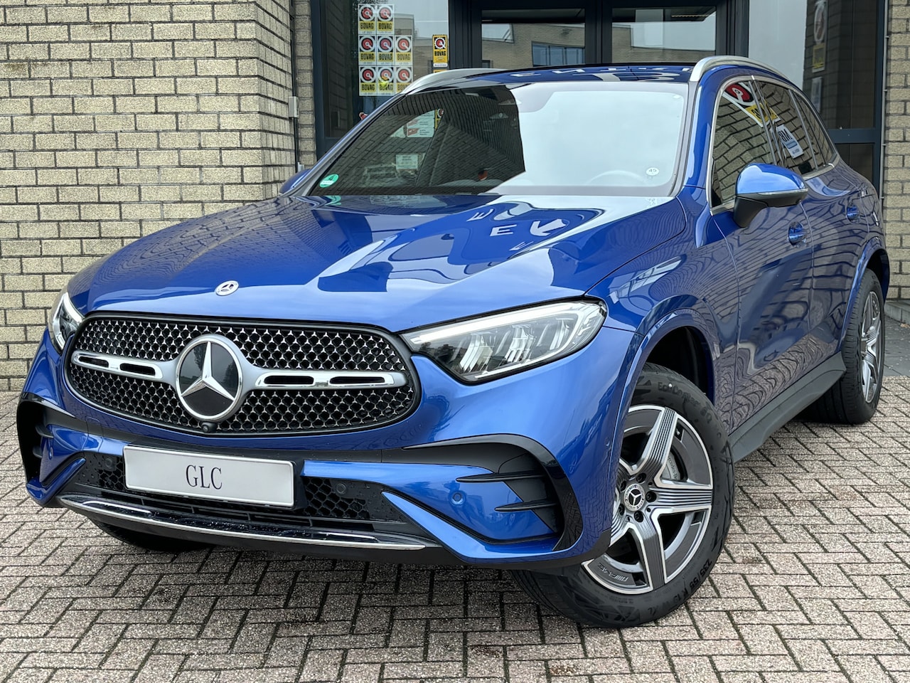 Mercedes-Benz GLC-klasse - 300e Hybrid 4 Matic AMG STYLING-PANORAMA-MEMORY-DISTRONIC-TREKHAAK-ZEER COMPLEET - AutoWereld.nl