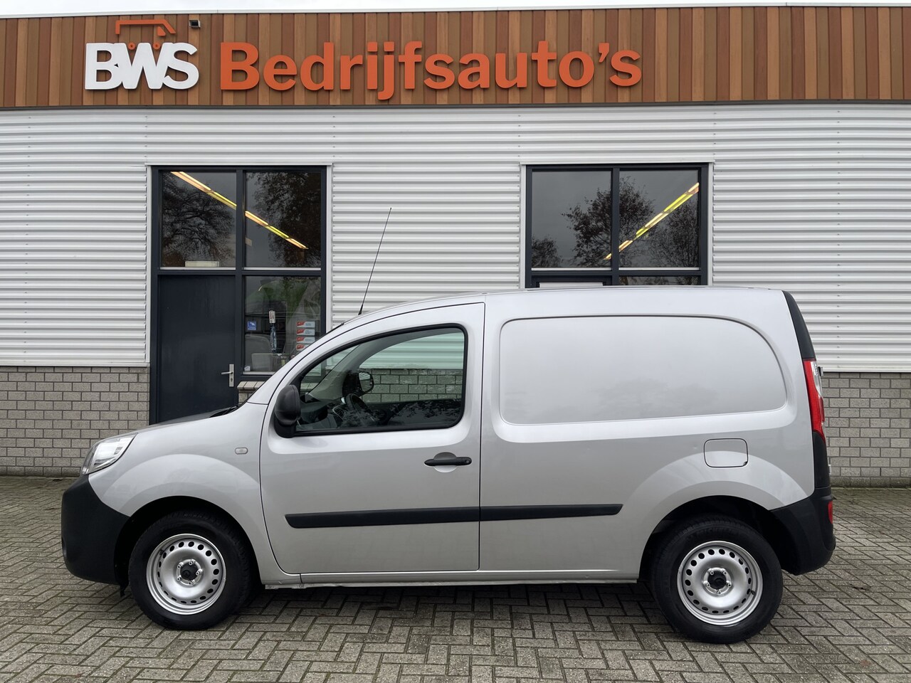 Renault Kangoo Express - 1.5 dCi 75 Express Comfort S&S / rijklaar € 8.950 ex btw / lease vanaf € 214 / airco / cru - AutoWereld.nl