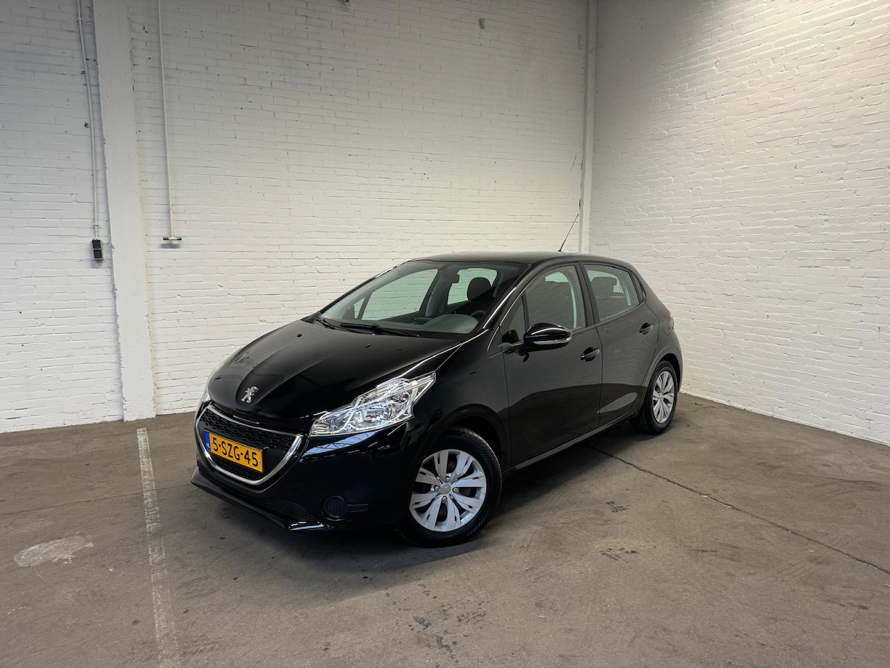 Peugeot 208 - 1.2 VTi Active Motor gereviseerd + Nieuwe koppeling - AutoWereld.nl